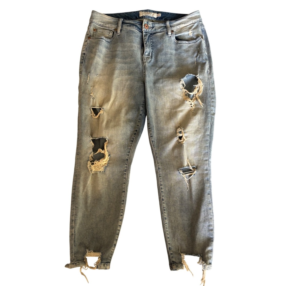Torrid Distressed Denim Jeans Ripped Destroyed Light Wash Plus Size 14S‎ Ankle